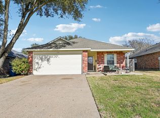 1102 N Gaines St, Ennis, TX 75119