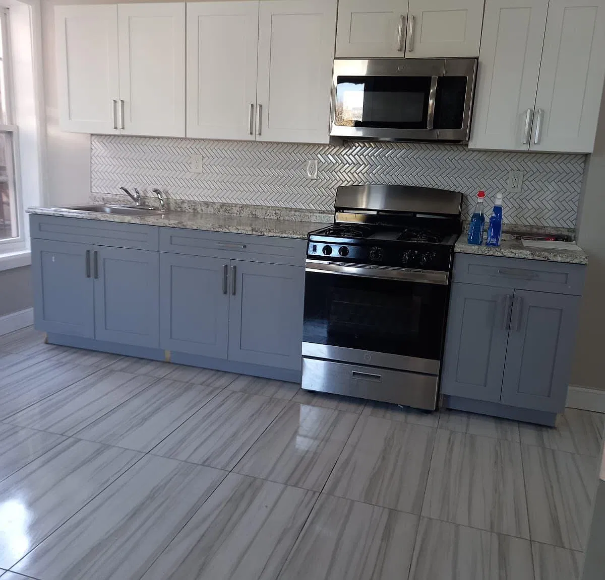 100 Brook St — Photo 1
