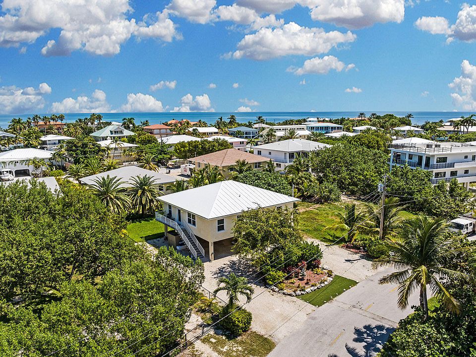 1st image of 104 S Bahama Dr