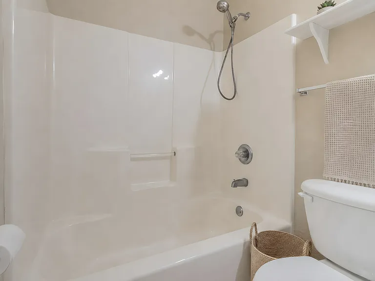 1070 Mellanie Ln — Photo 17