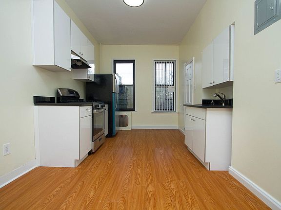 2nd image of 232 Wyckoff Ave APT 2L
