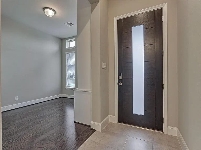 20911 Velvet Wing Dr — Photo 4