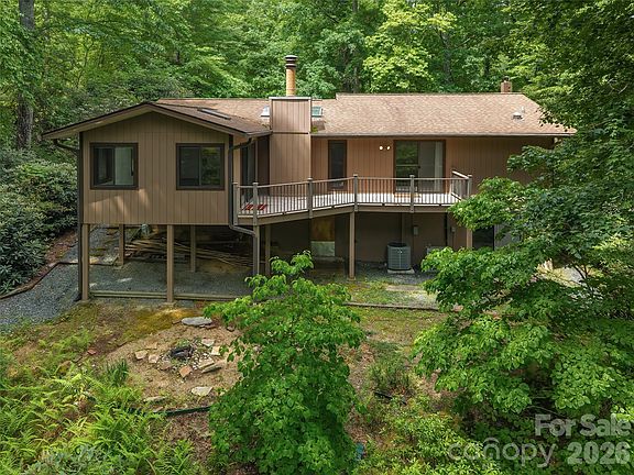 3rd image of 32 Honeysuckle Ridge Rd