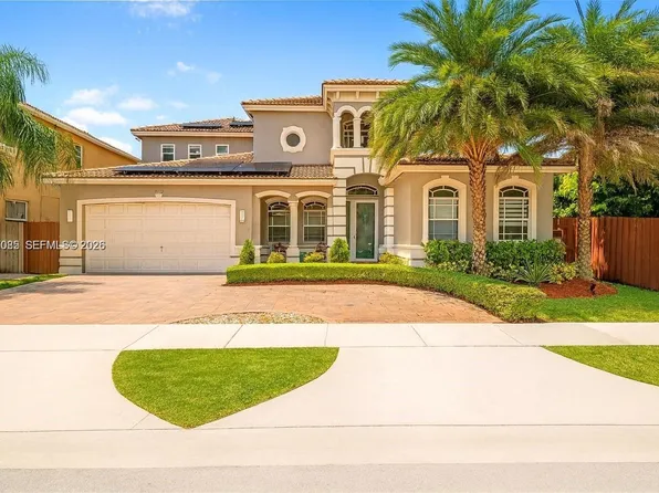 8770 SW 204th St, Cutler Bay, FL 33189