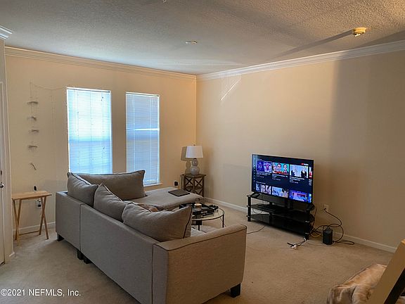 3rd image of 8290 GATE Parkway #1011