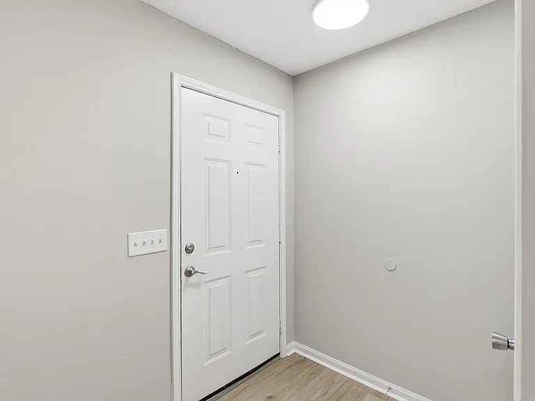Englewood Apartments — Photo 47