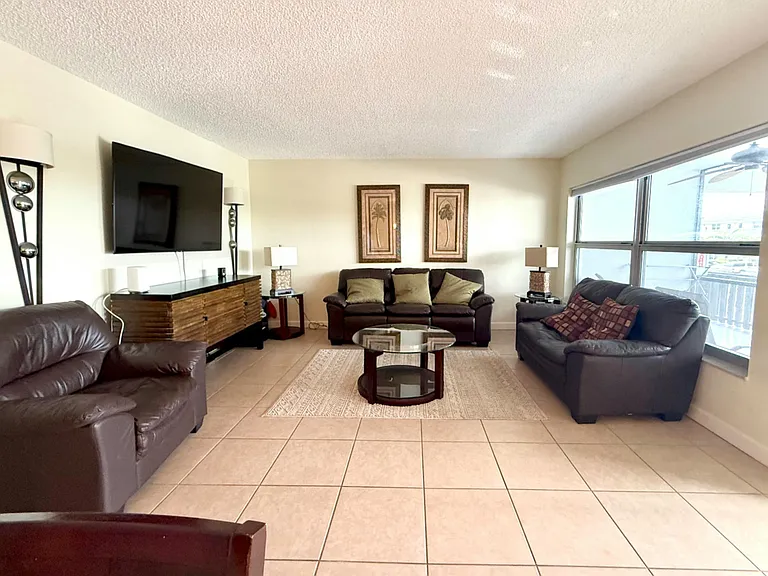 651 Pine Dr #208 — Photo 8