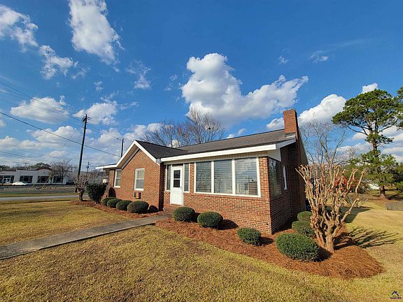 4th image of 650 3rd St