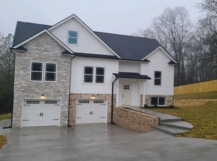 145 Red Oak Dr, Chickamauga, GA 30707