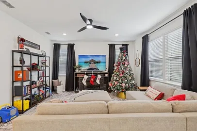 4 bed, 1872 sqft, $2,250 — Photo 3