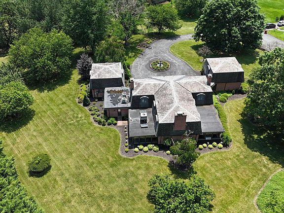3rd image of 9383 Oyer Dr