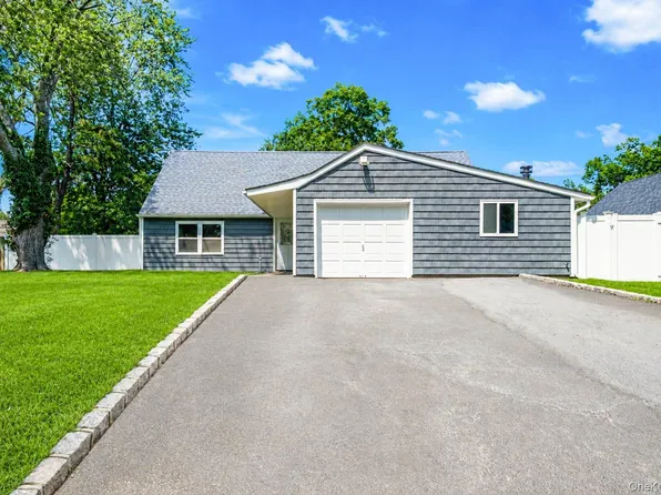 150 Serpentine Lane, Islandia, NY 11749