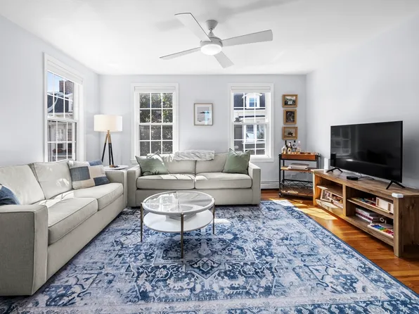 266 W 5th St #2, South Boston, MA 02127