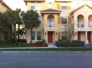 3913 Sleepy Orange Ln, Pompano Beach, FL 33073