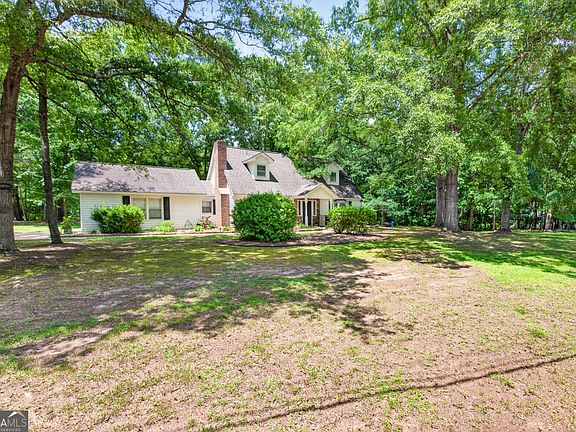 3rd image of 210 Bernice Dr