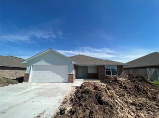 1015 SE 17th St, Newcastle, OK 73065