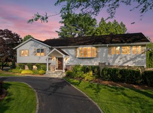 21 Holly Ln, Rye Brook, NY 10573