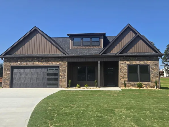 1014 S November Dr, Boiling Springs, SC 29316
