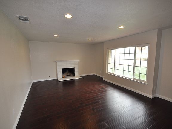 2nd image of 2706 S Baker Ave