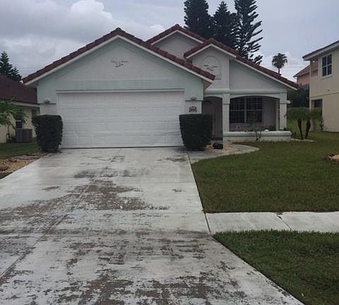 2nd image of 1502 N Daytona Ave
