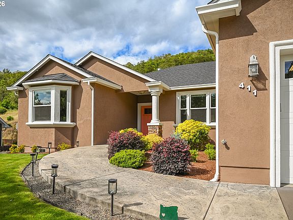 3rd image of 411 Oak Valley Loop