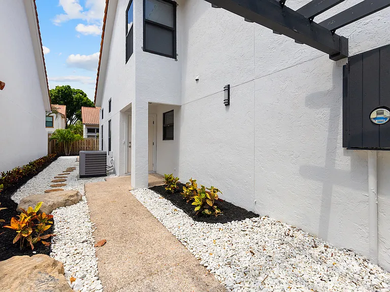 5521 Ilford Ct — Photo 3