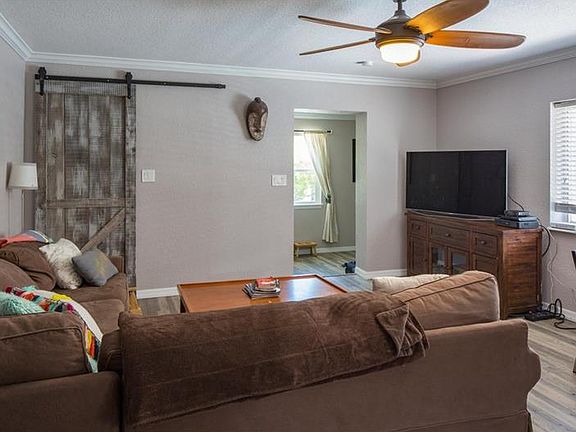 5th image of 610 Bayou Ln