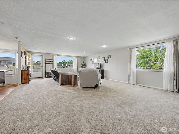 4th image of 337 N Clark Road
