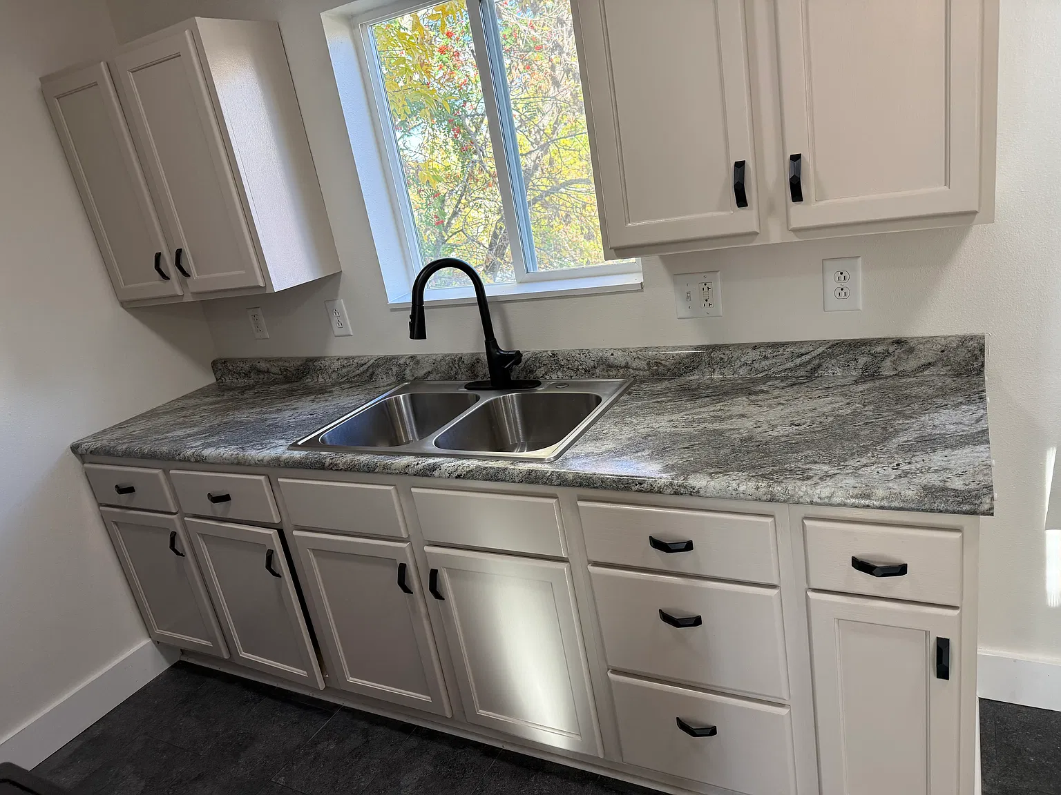 2 bed, 800 sqft, $1,650 — Photo 2