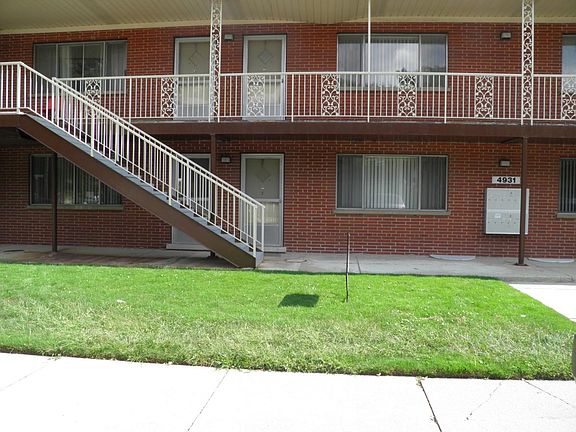 3rd image of 4931 Columbus Dr APT 5