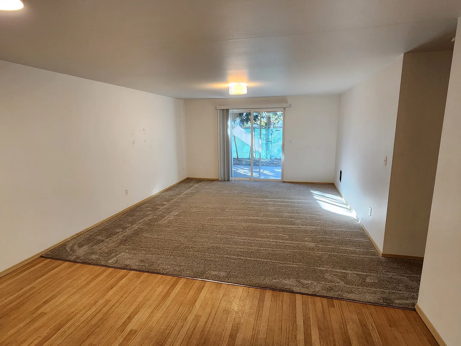 3 bed, 1307 sqft, $2,050 — Photo 2