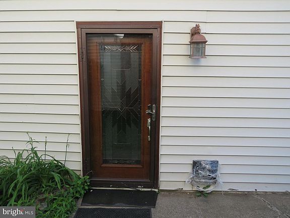 3rd image of 77 Braithwaite Ln