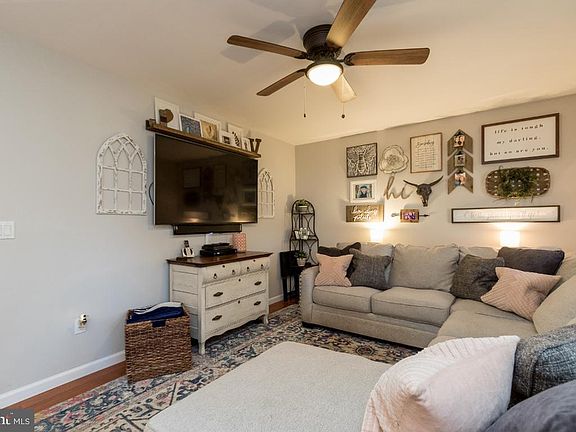 4th image of 12711 Pickett Ct
