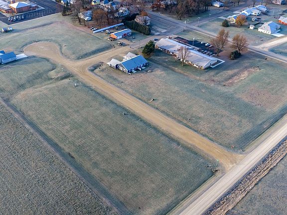 5th image of 404 3rd St NW