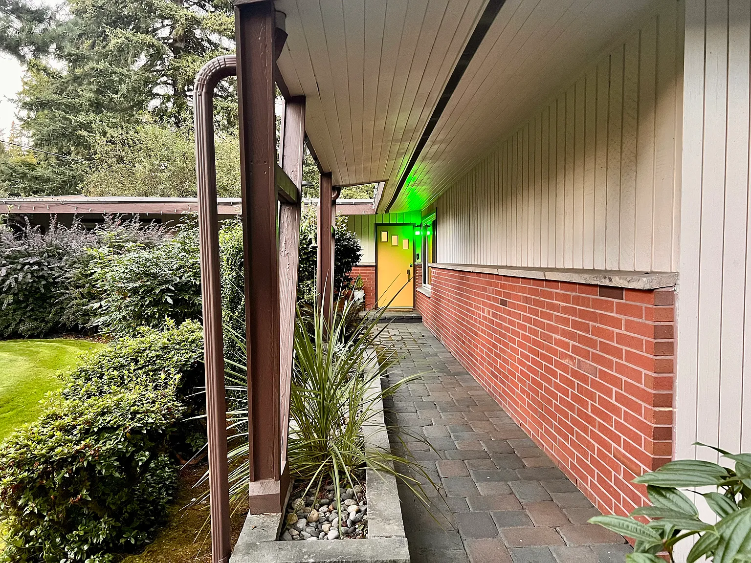 3 bed, 1700 sqft, $3,550 — Photo 3