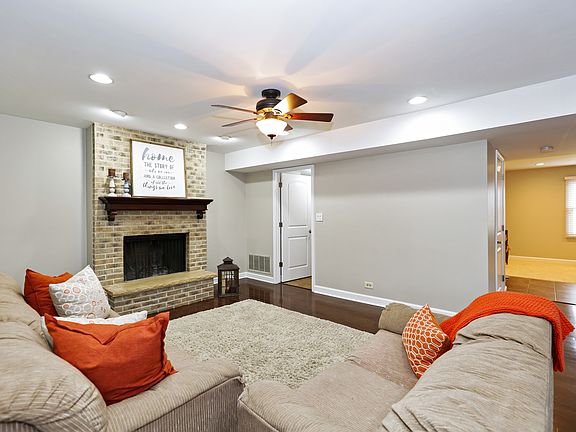 3rd image of 4449 Thornbark Ct