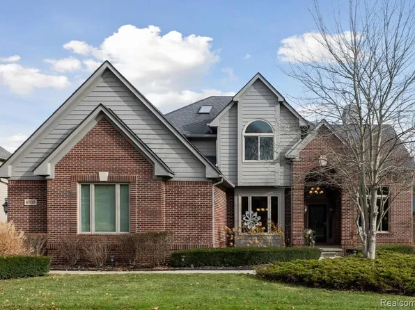 4939 Crooked Stick Ct, Brighton, MI 48116
