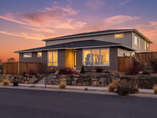 3781 SW 43rd St, Redmond, OR 97756