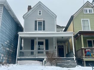 910 9th Ave, Beaver Falls, PA 15010
