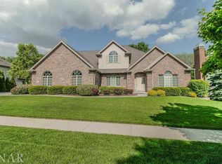 2105 Foxtail Rd, Bloomington, IL 61704