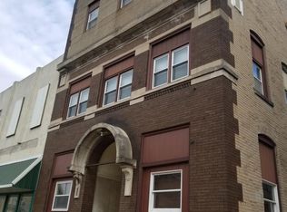 511 S 3rd St, Clinton, IA 52732