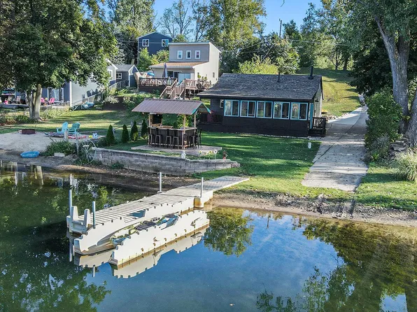 2509 Rubbins Rd, Howell, MI 48843