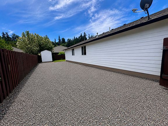 3rd image of 2358 Equestrian Loop S
