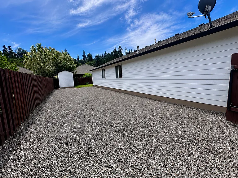 2358 Equestrian Loop S — Photo 3