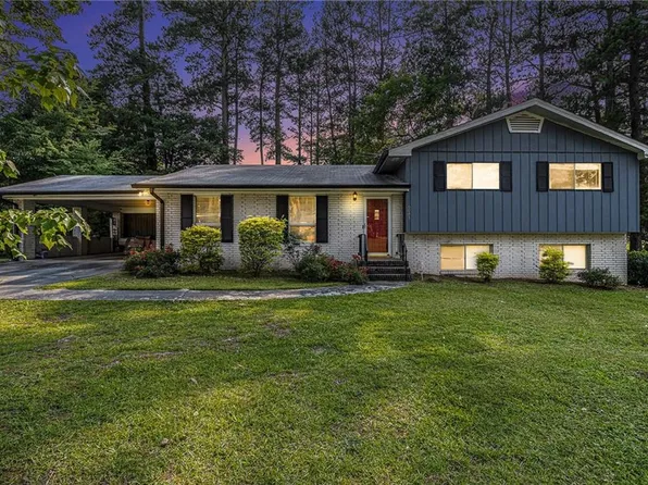 6085 Dunbritan Ln, College Park, GA 30349