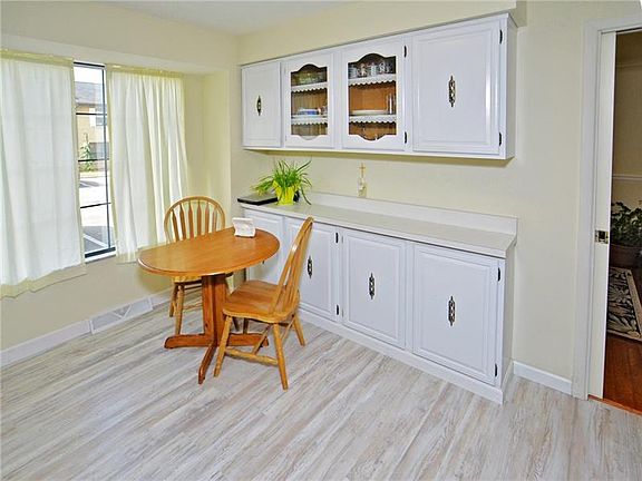4th image of 233 Rainprint Ln