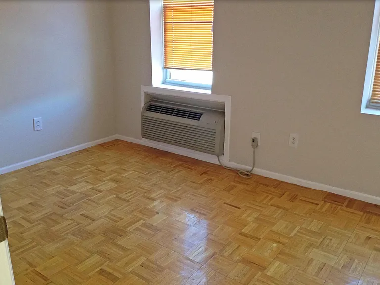 734 Adams St #4A — Photo 4