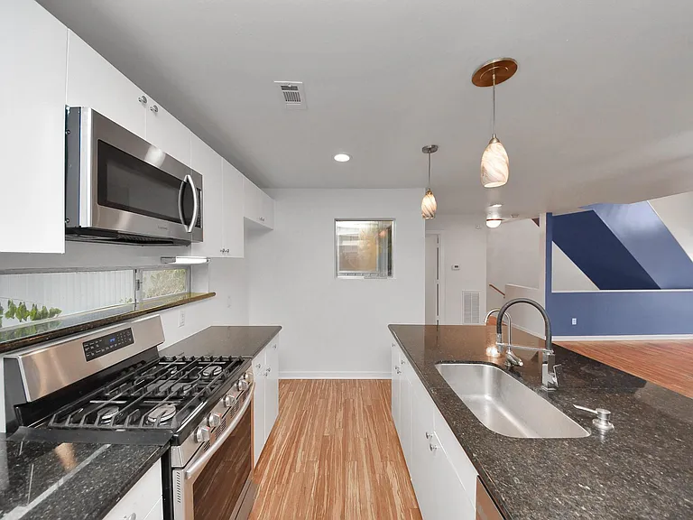 1428 Bailey St — Photo 11