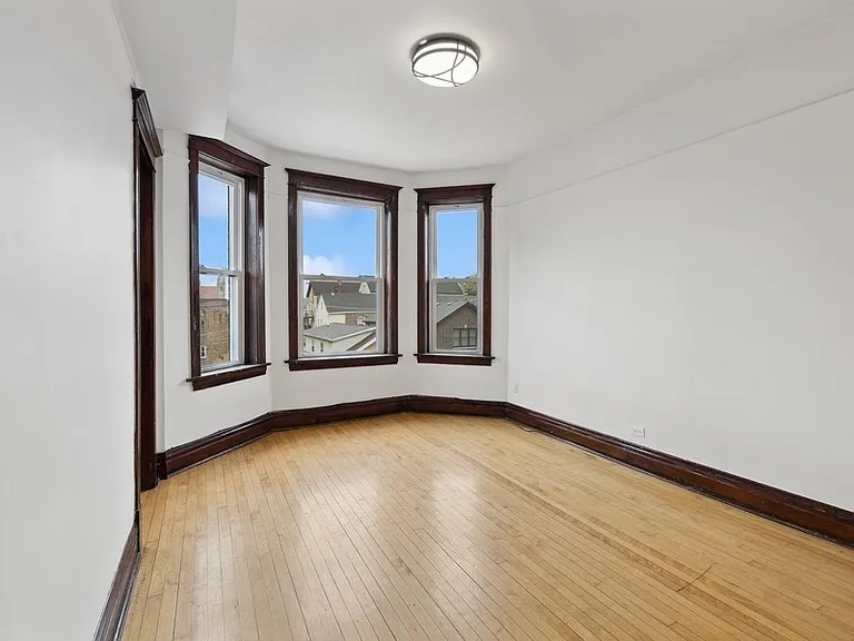 3213 S Lituanica Ave #1F — Photo 2