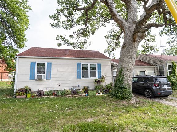 3rd image of 1101 N Garth Ave #C